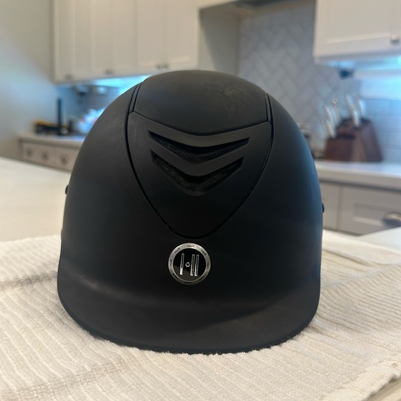 ONE K HELMET - Picture 1 of 10
